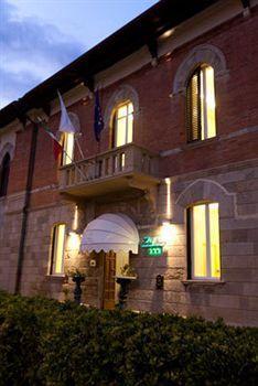 Hotel Navy 3*