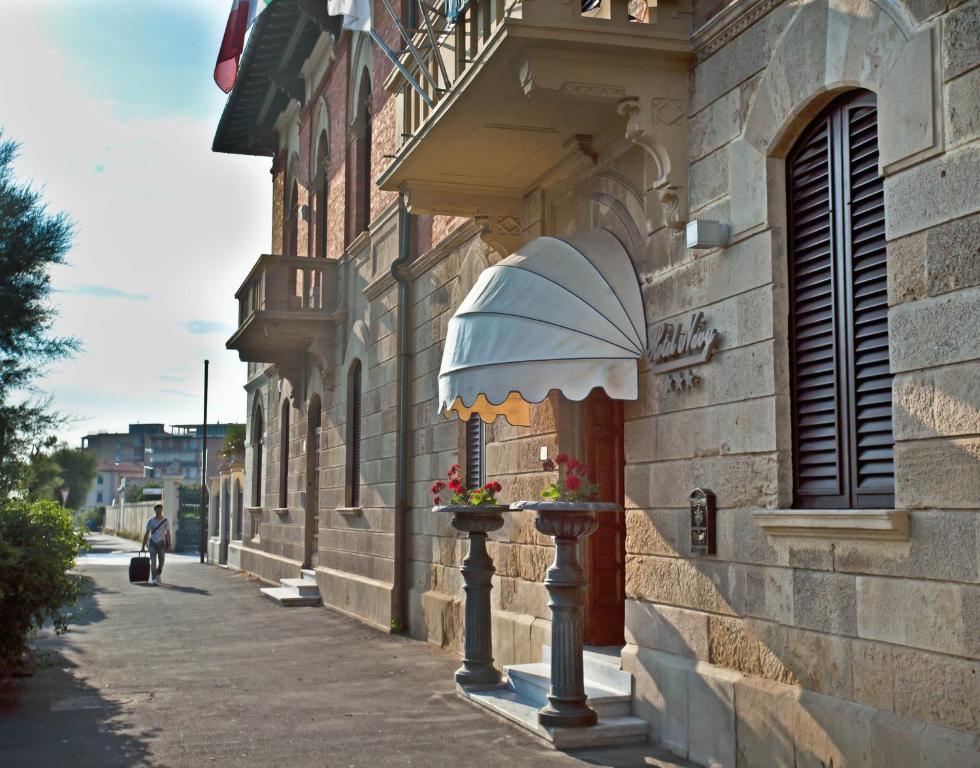 Navy 3* Livorno